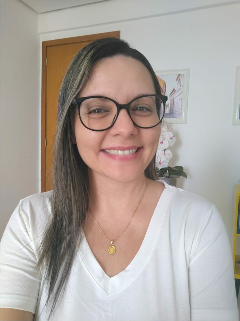 Selfie tirada pela professora doutora em Ciência Política pela UFPR, Isabele Mitozo