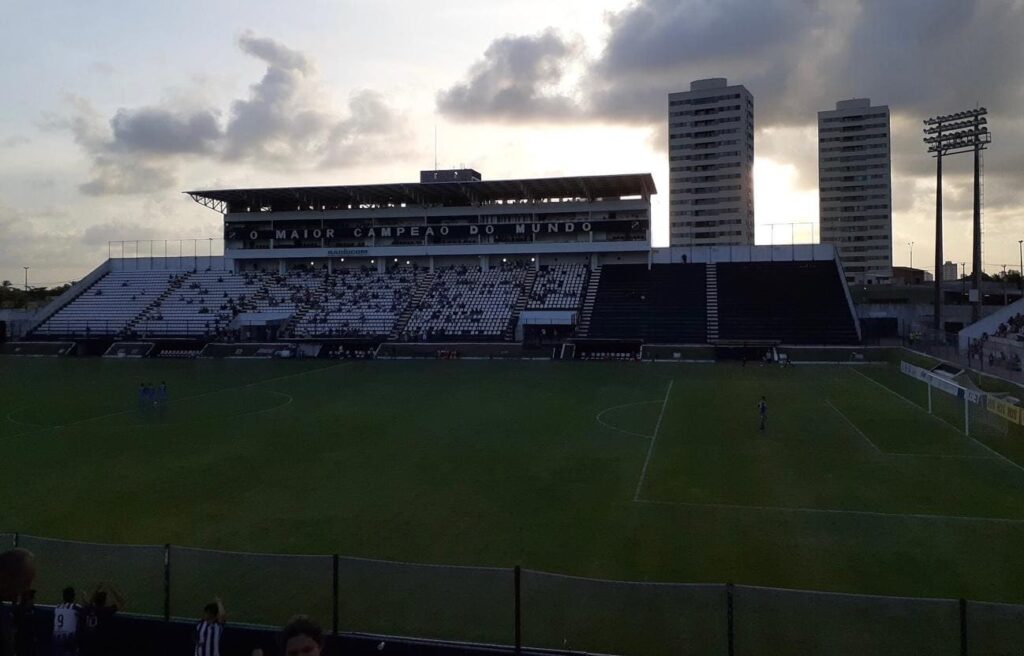 Estadio Frasqueirão/ Por João Pedro/Jormais
